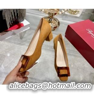 Pretty Style Roger Vivier Belle Vivier Pumps 4.5cm in Suede and Tortoiseshell Printed Buckle Beige Yellow RV121105 12111