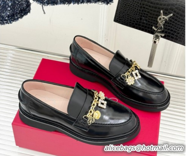 Cheap Price Roger Vivier Viv' Rangers Loafers in Patent Leather with Charm Black 1212047 2026