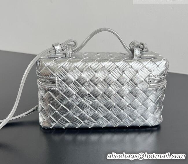 Famous Brand Bottega Veneta Bang Bang Vanity Case in Intrecciato Leather 789109 Silver-Tone 2025