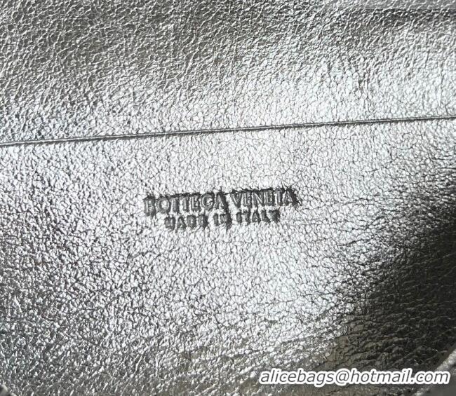 Famous Brand Bottega Veneta Bang Bang Vanity Case in Intrecciato Leather 789109 Silver-Tone 2025