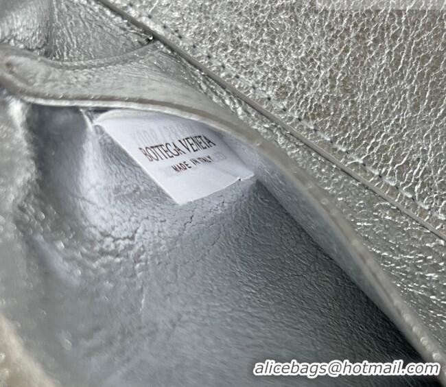 Famous Brand Bottega Veneta Bang Bang Vanity Case in Intrecciato Leather 789109 Silver-Tone 2025