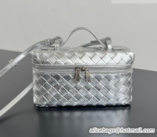 Famous Brand Bottega Veneta Bang Bang Vanity Case in Intrecciato Leather 789109 Silver-Tone 2025