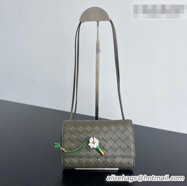 Luxury Discount Bottega Veneta Andiamo Daisy Pouch Mini Bag in Intrecciato Leather 838870 Cypress Green 2025