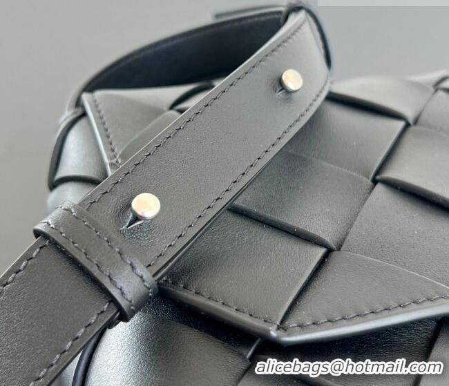 Luxury Discount Bottega Veneta Men's Diago Mini Bag in Smooth Intrecciato Leather 795637 Black 2026