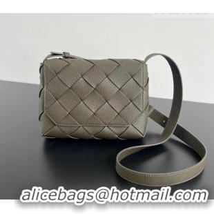 Good Taste Bottega Veneta Men's Diago Mini Bag in Grained Intrecciato Leather 795637 Khaki 2026