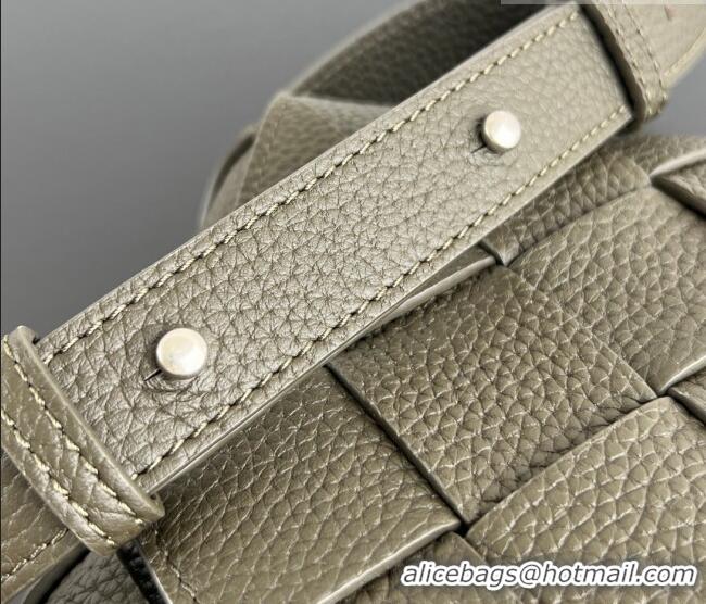 Good Taste Bottega Veneta Men's Diago Mini Bag in Grained Intrecciato Leather 795637 Khaki 2026