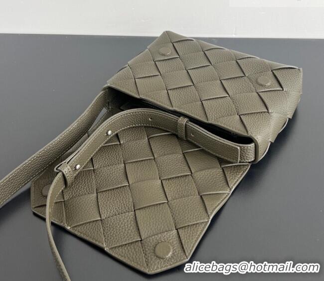 Good Taste Bottega Veneta Men's Diago Mini Bag in Grained Intrecciato Leather 795637 Khaki 2026