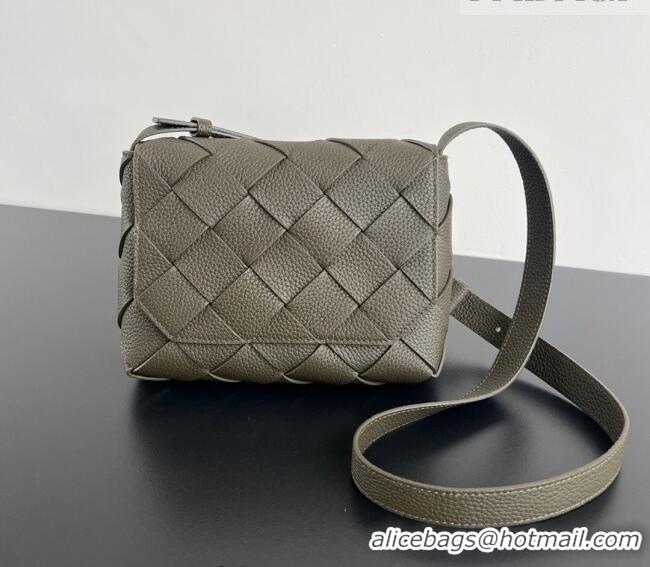 Good Taste Bottega Veneta Men's Diago Mini Bag in Grained Intrecciato Leather 795637 Khaki 2026