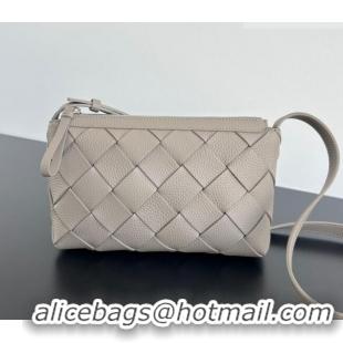 Best Quality Bottega Veneta Men's Diago Zipped Messenger Bag in Grained Intrecciato Leather 837112 Limestone Grey 2026