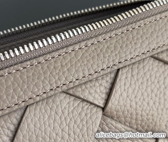 Best Quality Bottega Veneta Men's Diago Zipped Messenger Bag in Grained Intrecciato Leather 837112 Limestone Grey 2026
