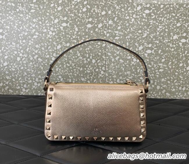 Famous Brand Valentino Small Rockstud Crossbody Bag in Metallic Grainy Calfskin VLTN0311 Rose Gold 2025