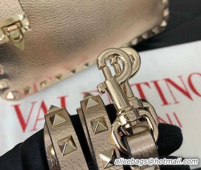 Famous Brand Valentino Small Rockstud Crossbody Bag in Metallic Grainy Calfskin VLTN0311 Rose Gold 2025