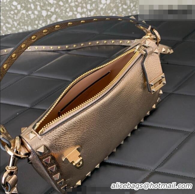 Famous Brand Valentino Small Rockstud Crossbody Bag in Metallic Grainy Calfskin VLTN0311 Rose Gold 2025