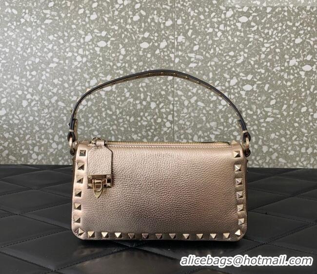 Famous Brand Valentino Small Rockstud Crossbody Bag in Metallic Grainy Calfskin VLTN0311 Rose Gold 2025