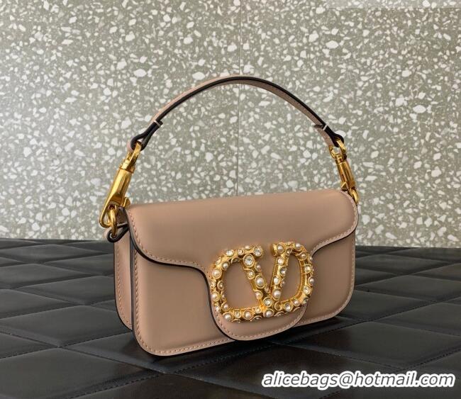 Grade Design Valentino Garavani Locò Small Shoulder Bag In Calfskin Leather With Jewel Logo 5053 Nude Pink 2025
