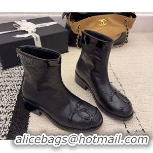 Pretty Style Chanel Quilted Calfskin Leather Ankle Boots with Maxi CC CH110407 Black2 2026