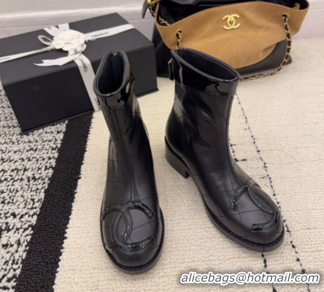 Pretty Style Chanel Quilted Calfskin Leather Ankle Boots with Maxi CC CH110407 Black2 2026