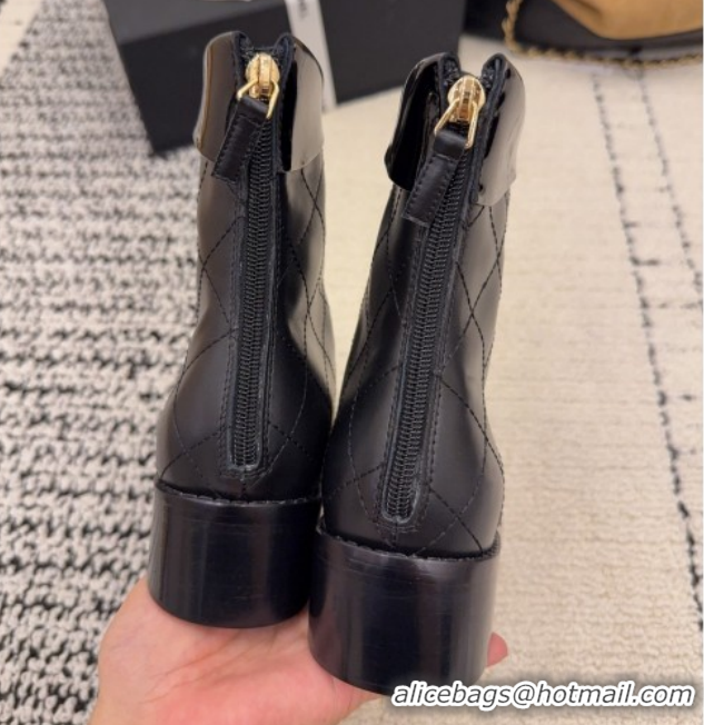 Pretty Style Chanel Quilted Calfskin Leather Ankle Boots with Maxi CC CH110407 Black2 2026