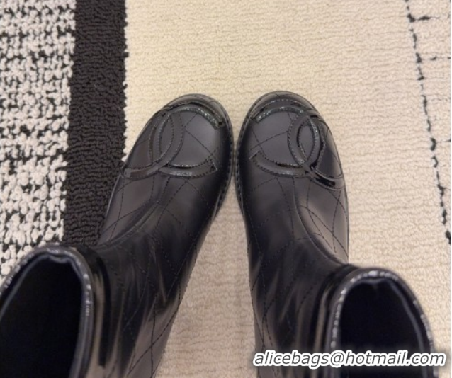 Pretty Style Chanel Quilted Calfskin Leather Ankle Boots with Maxi CC CH110407 Black2 2026