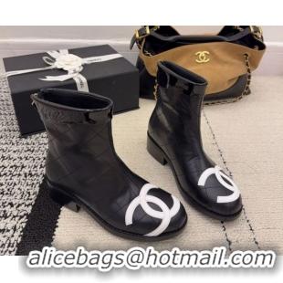 Best Grade Chanel Quilted Calfskin Leather Ankle Boots with Maxi CC CH110407 Black/White 2026
