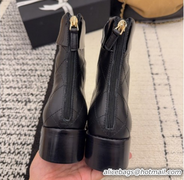 Best Grade Chanel Quilted Calfskin Leather Ankle Boots with Maxi CC CH110407 Black/White 2026