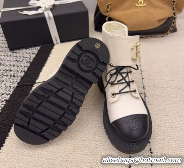 Top Design Chanel Calfskin Leather Laced-up Ankle Boots with Maxi CC CH110408 White 2026
