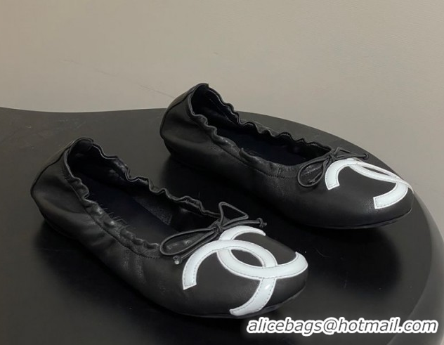 Perfect Chanel Lambskin Leather Ballet Flats with Maxi CC CH122402 Black/White 2026
