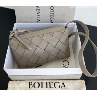 Best Quality Bottega Veneta Men's Diago Zipped Messenger Bag in Grained Intrecciato Leather 837112 Limestone Grey 2026