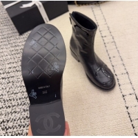 Pretty Style Chanel Quilted Calfskin Leather Ankle Boots with Maxi CC CH110407 Black2 2026