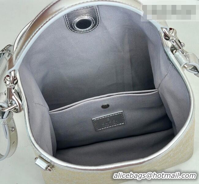 Trendy Design Gucci GG Canvas Emblem Small Bucket Bag 815118 Silver 2026