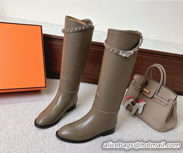 Feminine Hermes Jumping High Flat Boots in Calfskin Leather with Studded Kelly Buckle Strap Grey 1220027 2026