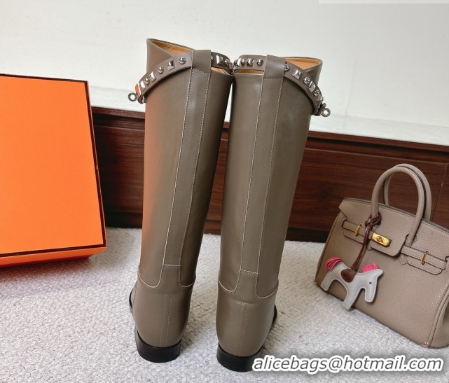 Feminine Hermes Jumping High Flat Boots in Calfskin Leather with Studded Kelly Buckle Strap Grey 1220027 2026