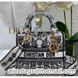 Classic Hot Dior Medium Lady D-Lite Bag in White and Black Dioresque Butterfly Cornely Embroidery 0126063 2026