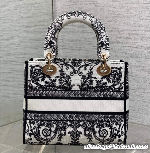 Classic Hot Dior Medium Lady D-Lite Bag in White and Black Dioresque Butterfly Cornely Embroidery 0126063 2026