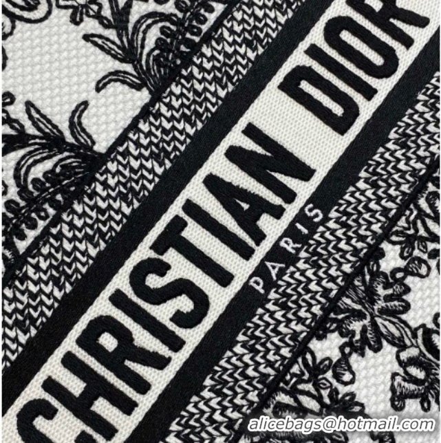 Classic Hot Dior Medium Lady D-Lite Bag in White and Black Dioresque Butterfly Cornely Embroidery 0126063 2026