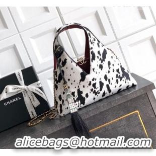 Traditional Specials Chanel Printed Hair-Like Hobo Bag with Tassel Charm CH020406 White/Black 2026