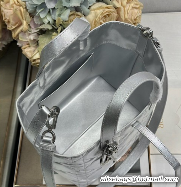 Discount Dior Medium Toujours Vertical Tote Bag in Macrocannage Calfskin Silver-Tone 60126092 2026
