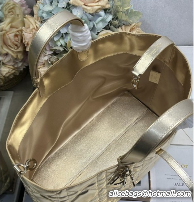 Top Design Dior Large Toujours Tote bag in Macrocannage Calfskin Leather 0126097 Gold-Tone 2026