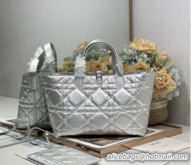 Stylish Dior Medium Toujours Tote bag in Macrocannage Calfskin Leather 0126098 Silver-Tone 2026