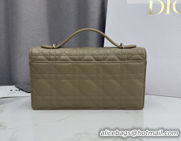 Luxury Dior My Dior Mini Bag in Cannage Lambskin Leather 0126109 Milky Tea 2026