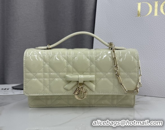 Pretty Style Dior My Dior Mini Bag in Patent Cannage Leather with Bow White 0126117 2026