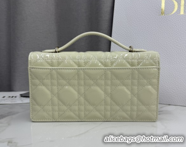 Pretty Style Dior My Dior Mini Bag in Patent Cannage Leather with Bow White 0126117 2026