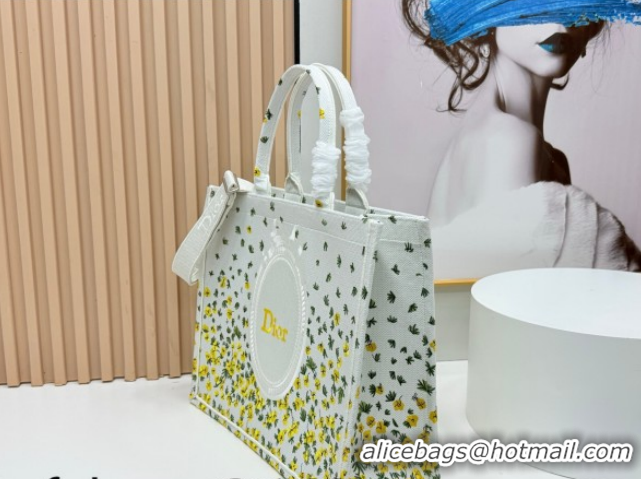Good Product Dior Large Book Tote Bag in Buttercup Embroidery and White Dior Médaillon 0127052 2026