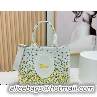 Top Design Dior Medium Book Tote Bag in Buttercup Embroidery and White Dior Médaillon 0127053 2026