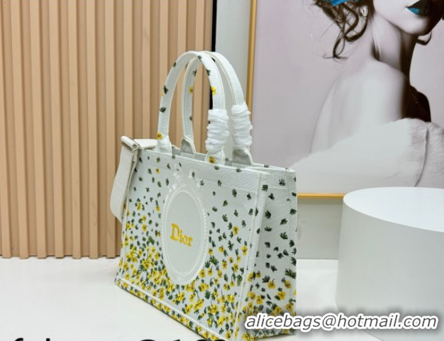 Top Design Dior Medium Book Tote Bag in Buttercup Embroidery and White Dior Médaillon 0127053 2026