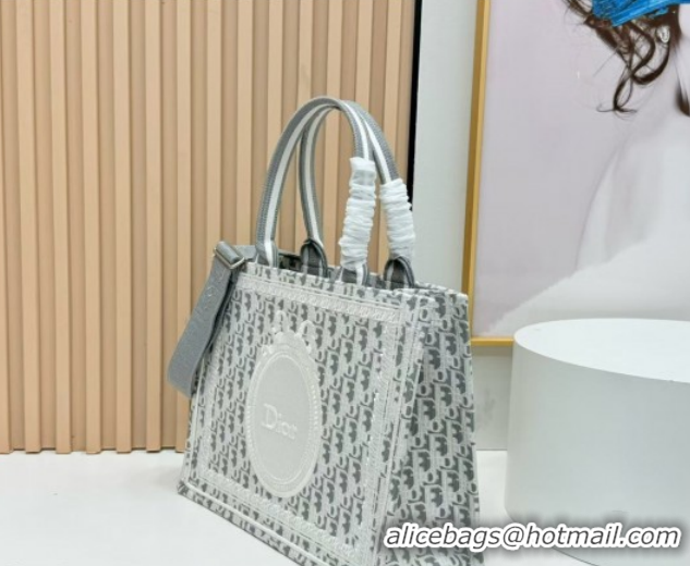 Grade Dior Medium Book Tote Bag in Grey Oblique Embroidery with White Lace and Dior Médaillon 0127059 2026