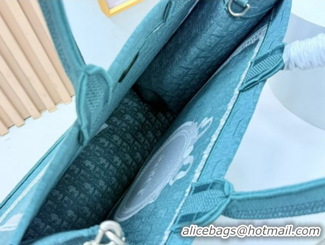 Trendy Design Dior Large Book Tote Bag in Green Oblique Embroidery with White Lace and Dior Médaillon 0127061 2026
