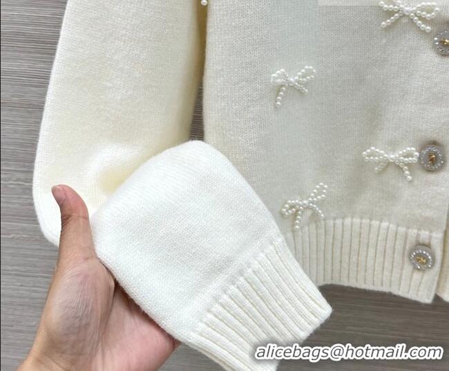 Luxurious Chanel Cashmere Cardigan with Pearls Bow CH031109 White 2026