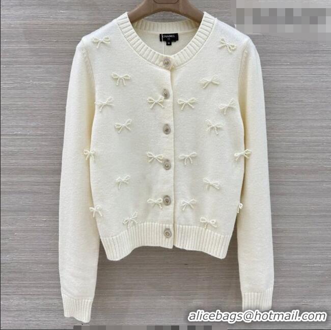 Luxurious Chanel Cashmere Cardigan with Pearls Bow CH031109 White 2026