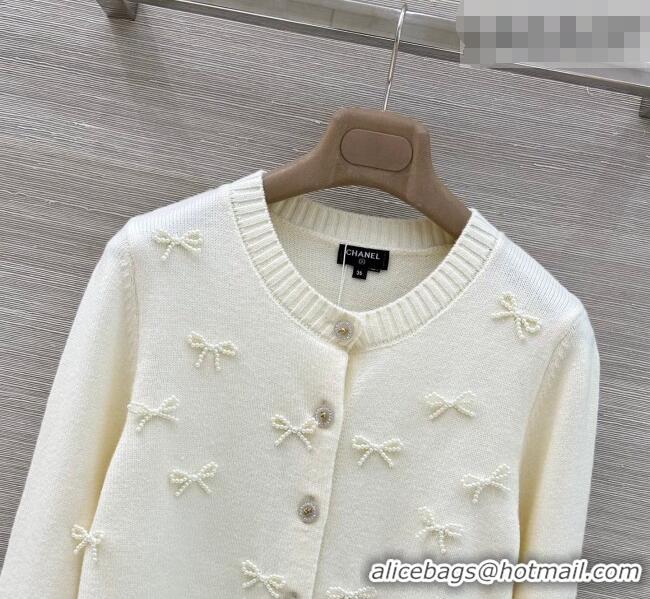 Luxurious Chanel Cashmere Cardigan with Pearls Bow CH031109 White 2026
